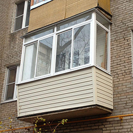 сталика с выносом вид балкона